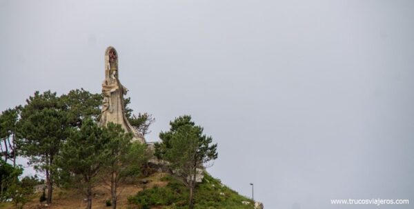 Virgen de la roca en Baiona, Galicia