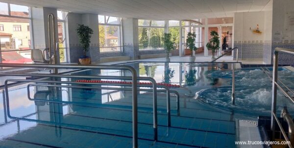 Piscina del balneario de Cuntis