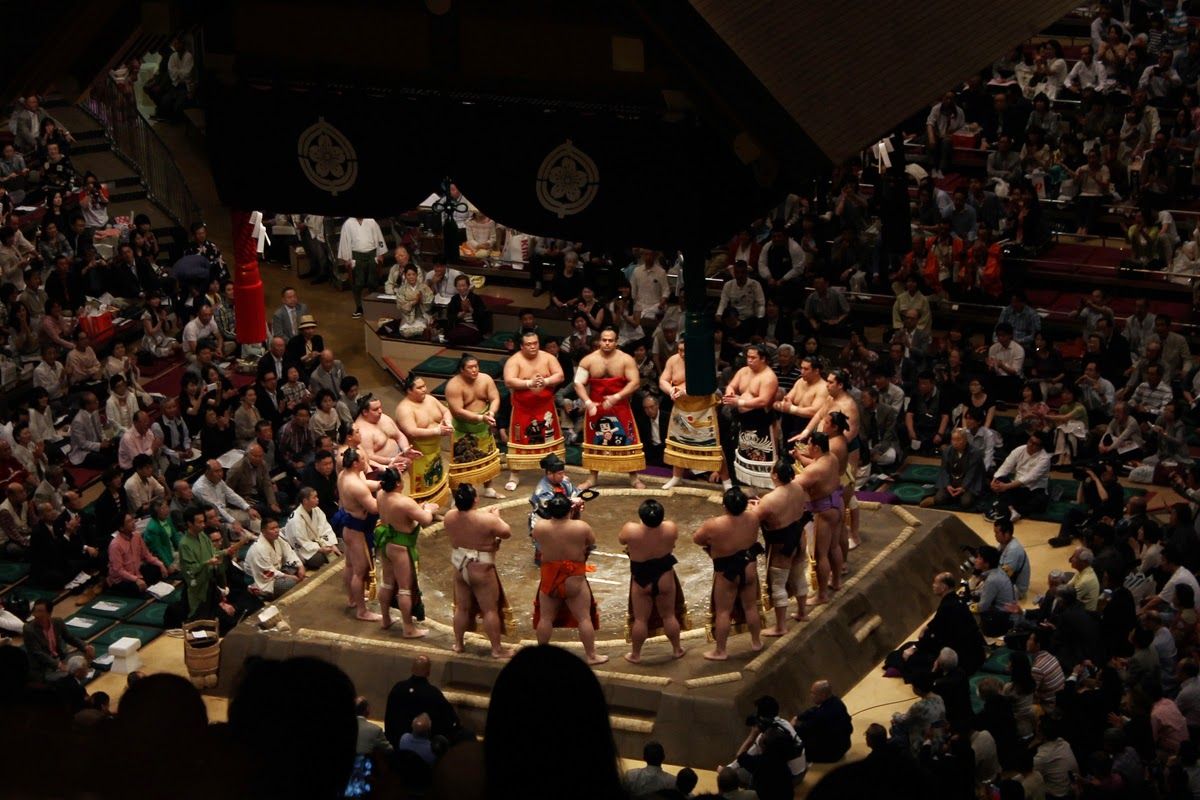 Entrada de los Rikishi