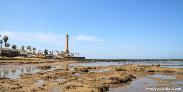Corrales y Faro de Chipiona