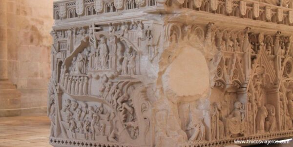 Detalle del túmulo de Dona Inés
