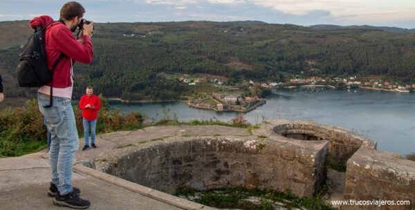 La Bailadora Ferrol y castillo de San Felipe